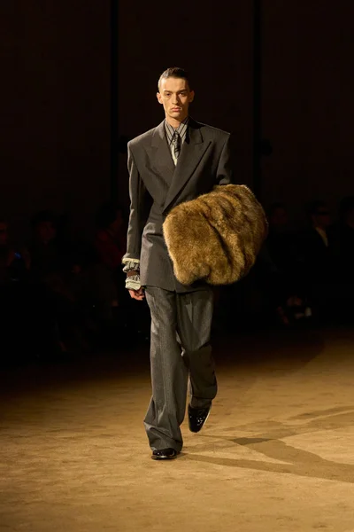Look 42